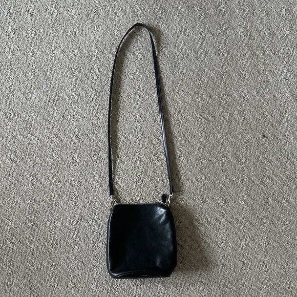 GAP Handbags - GAP Black Crossbody Bag